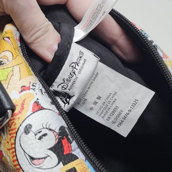 Disney Parks ✦ Vintage Shoulder Bag ✦ Multicharacter Graphic Vegan Leather EUC - Picture 11 of 15